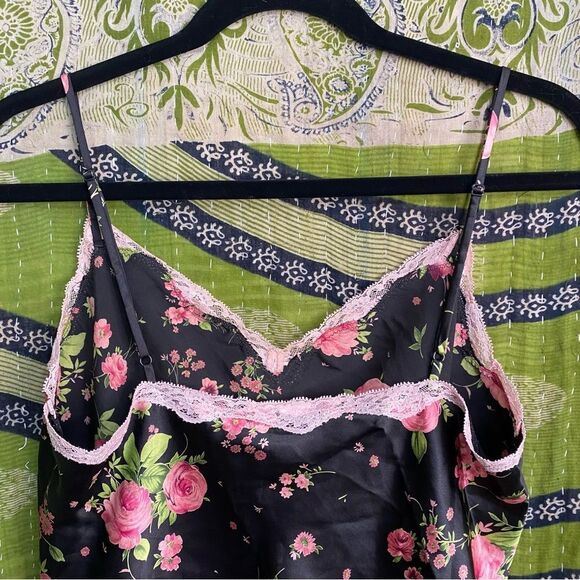 Rare Y2K Victoria’s Secret Black Floral Satin 2 Piece Pajama Set Size Medium - Picture 6 of 15
